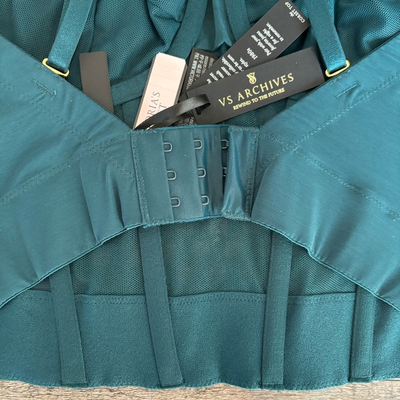 • NWT! [Victoria’s Secret] Boustier • - Picture 8 of 11
